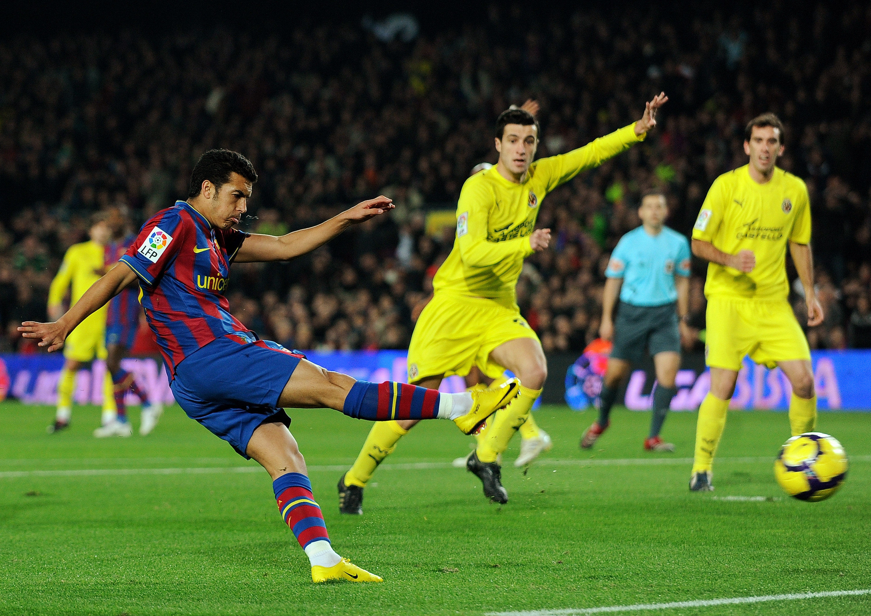 亚足联官方：李昂红牌自动停赛一场 罚款2000美元.